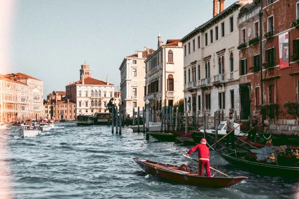 当建筑与音乐在纸上共舞:一场跨艺术形式的灵魂对话