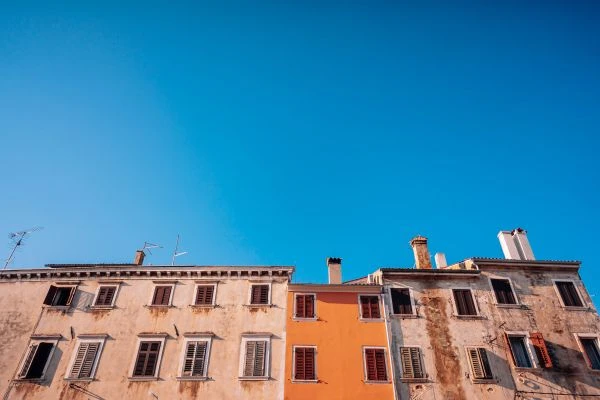 那些照亮人生的坚持：从平凡故事中汲取非凡力量