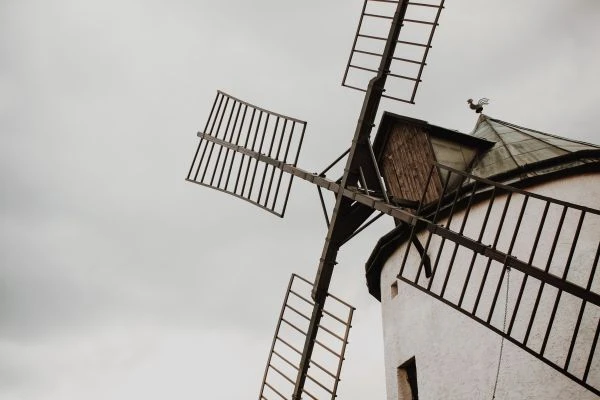 《课程故事:当教育叙事碰撞心灵深处的回响》