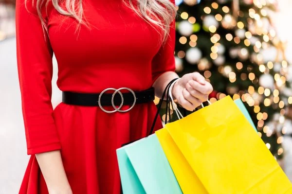 《小婆婆故事：在平凡叙事中触摸生命的厚重与温暖》