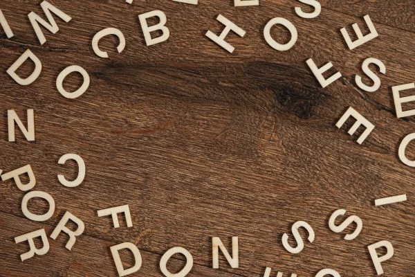 《阿莲的故事:一部触动灵魂的成长史诗》